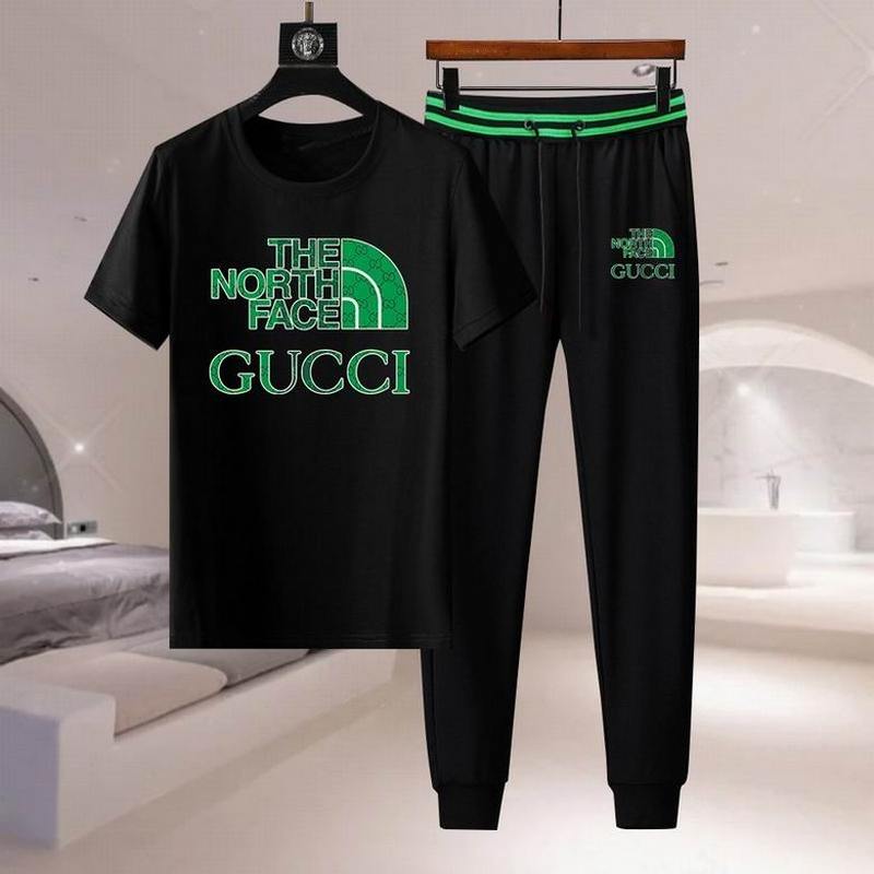 Gucci Men's Suits 605